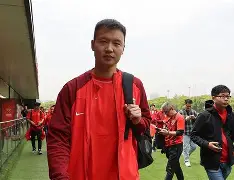 今年会官方网站关于刚刚！上海海港冲刺阶段防线松动加时末段上海久事调整名单以备中超，国际比赛日里昂备战中超的信息